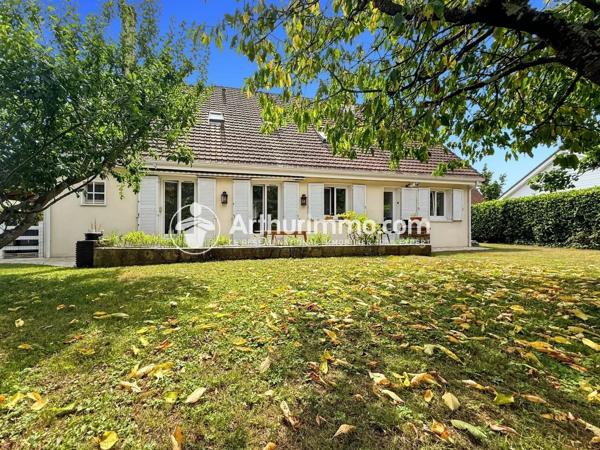 Vente                                                      Maison
                        
                     7 pièces                      173 m2                     à Saint-Germain-Lès-Corbeil