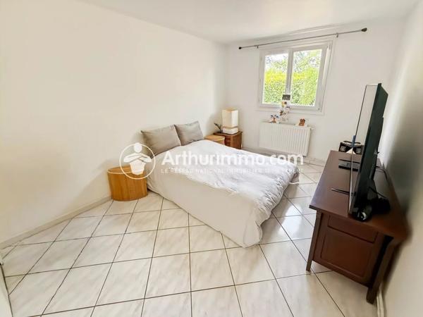 Vente                                                      Maison
                        
                     7 pièces                      173 m2                     à Saint-Germain-Lès-Corbeil