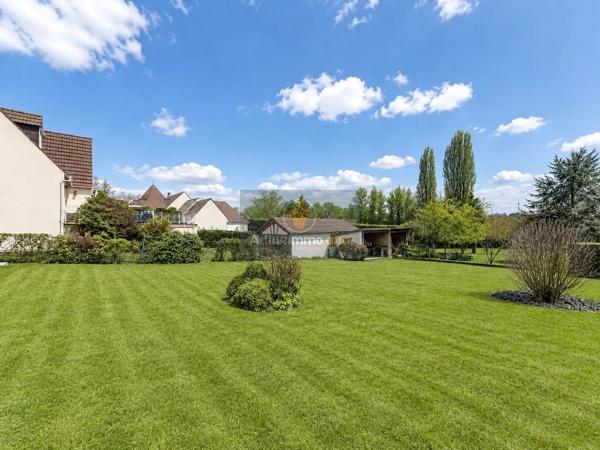 Vente                                                      Maison
                        
                     5 pièces                      105 m2                     à Crécy-la-Chapelle