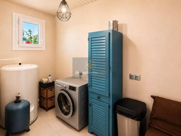 Vente                                                      Maison
                        
                     5 pièces                      105 m2                     à Crécy-la-Chapelle