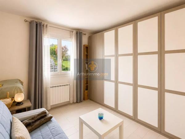 Vente                                                      Maison
                        
                     5 pièces                      105 m2                     à Crécy-la-Chapelle