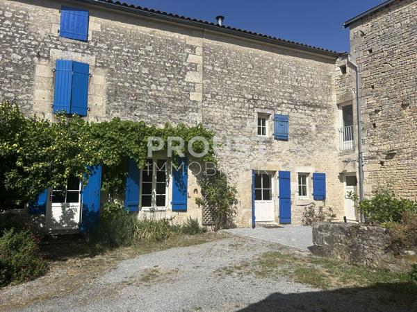 En exclusivité Secteur Saint Maxire maison en pierre de 160 m² .