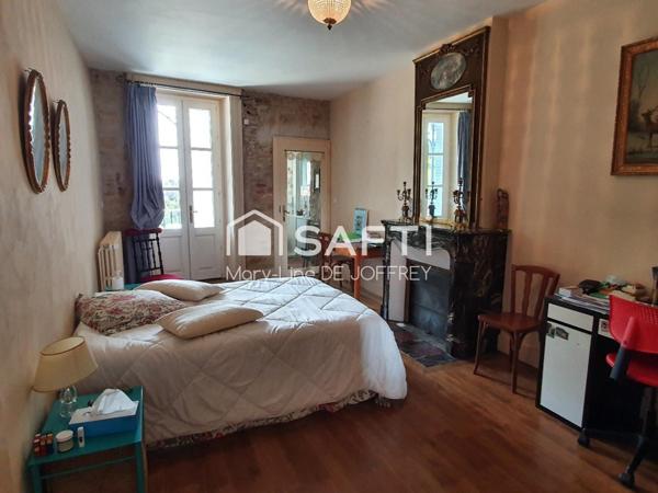 Magnifique maison (rez-de-chaussée + 3 étages)