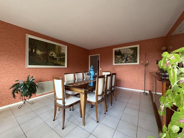Appartement de Type T4 avec balcon de 9 m2 et 2 places de parking dans une résidence sécurisée