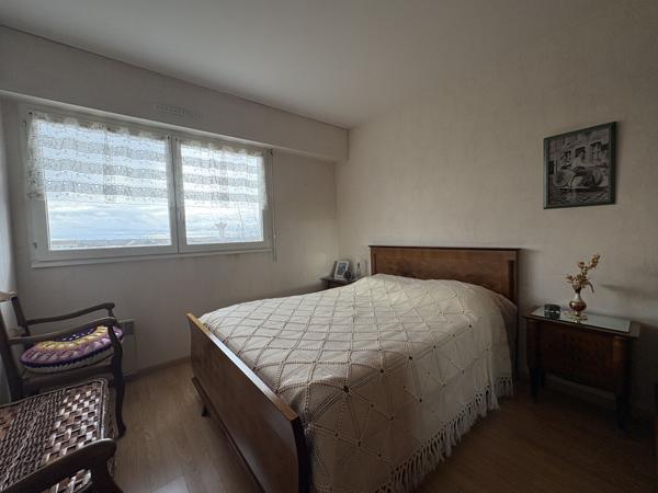 Appartement de Type T4 avec balcon de 9 m2 et 2 places de parking dans une résidence sécurisée