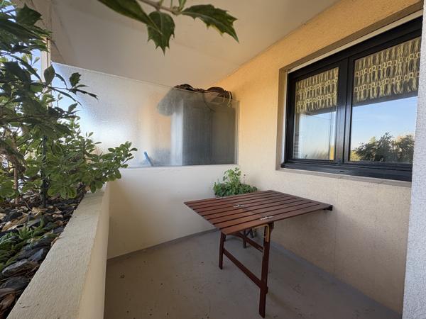 Appartement de Type T4 avec balcon de 9 m2 et 2 places de parking dans une résidence sécurisée