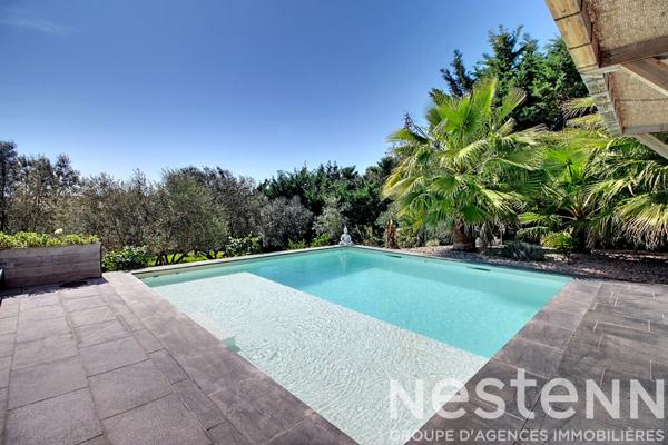 Maison à vendre proche du village de LORGUES - 6 chambres, piscine, grand terrain de 1937m²