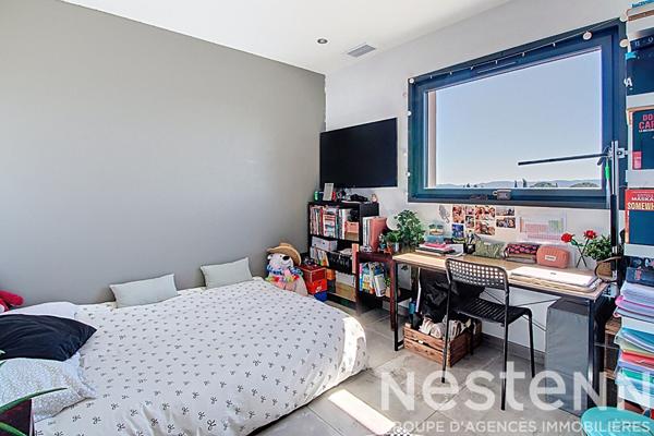 Maison à vendre proche du village de LORGUES - 6 chambres, piscine, grand terrain de 1937m²