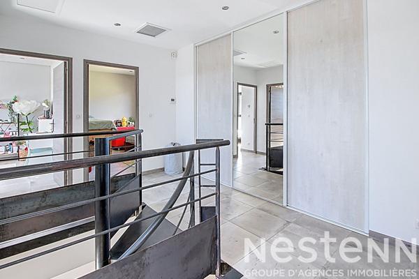 Maison à vendre proche du village de LORGUES - 6 chambres, piscine, grand terrain de 1937m²