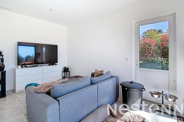 Maison à vendre proche du village de LORGUES - 6 chambres, piscine, grand terrain de 1937m²