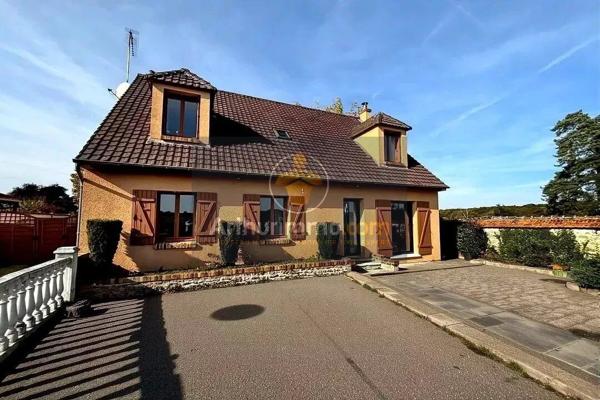 Vente                                                      Maison
                        
                     8 pièces                      160 m2                     à Guignes
