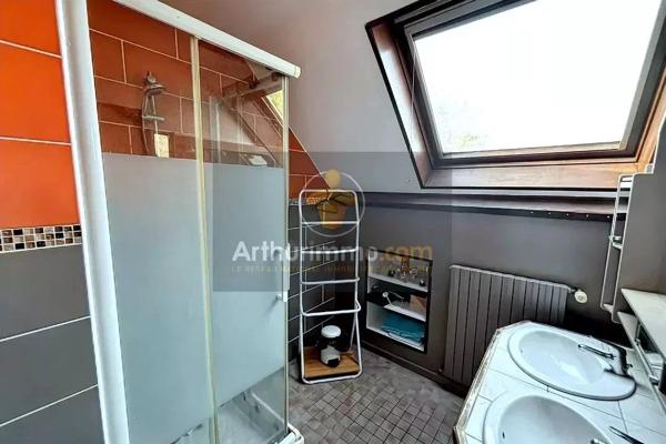 Vente                                                      Maison
                        
                     8 pièces                      160 m2                     à Guignes