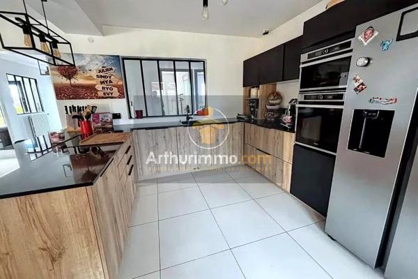 Vente                                                      Maison
                        
                     8 pièces                      160 m2                     à Guignes