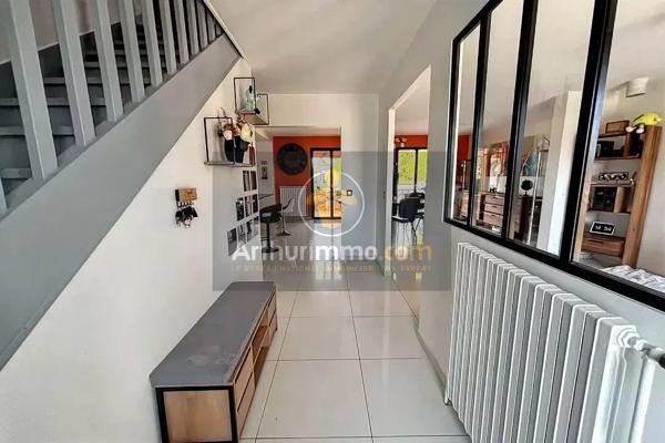 Vente                                                      Maison
                        
                     8 pièces                      160 m2                     à Guignes