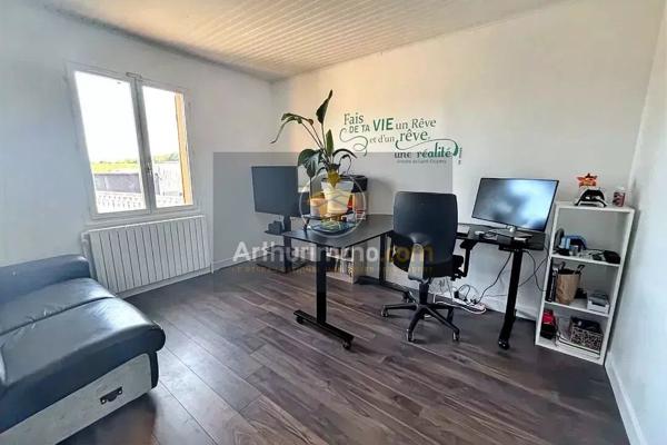 Vente                                                      Maison
                        
                     8 pièces                      160 m2                     à Guignes