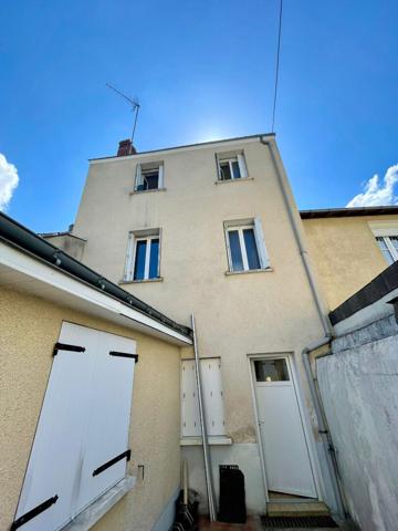 Immeuble de rapport à vendre ? Angers, Rue Victor Hugo ? À rénover / rafraîchir