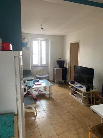 Immeuble de rapport à vendre ? Angers, Rue Victor Hugo ? À rénover / rafraîchir