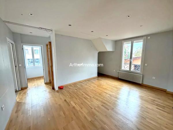Vente                                                      Maison
                        
                     7 pièces                      145 m2                     à Sucy-en-Brie