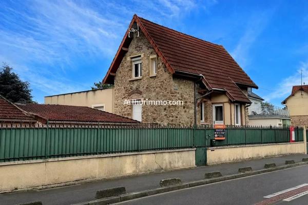 Vente                                                      Maison
                        
                     7 pièces                      145 m2                     à Sucy-en-Brie