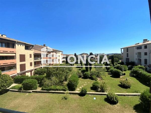 Location Appartement 3 pièces 73.51 m² - 18 PLACE JEAN MERMOZ Sainte-maxime 83120