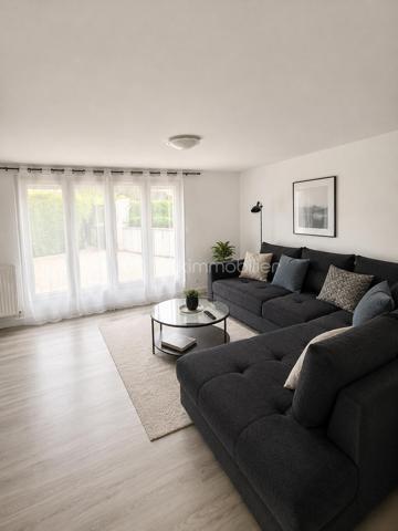 🏡  Idéal investisseur Parfait locatif ou grande famille.
Située à proximité immédiate de toutes commodités et des axes routiers  A1 / A3 / A104, et transports RER .
Cette maison familiale de 1972 offre un fort potentiel, aussi bien pour une résidence principale que pour un investissement locatif.
Édifiée sur un terrain de 382 m², elle développe 133 m² habitables plus une dépendance de 37 m².
🔹 Composition du bien :
À l’étage :
Un appartement de type F4 avec balcon
Au rez-de-chaussée :
Un appartement de type F3
Dépendance :
Un F2 indépendant, idéal pour location ou rendement locatif
🔹 Caractéristiques :
Double vitrage avec stores
2 cuisines équipées
2 WC séparés
3 salles d’eau
Chauffage au gaz (chaudière)
DPE : C
🔹 Extérieurs :
Terrasse de 18 m²
Jardin 
Abri de jardin fermé
Garage
3 places de stationnement extérieures
💡 Points forts :
✔️ Bien déjà divisé en plusieurs logements
✔️ Idéal pour investisseur ou grande famille
✔️ Bonne performance énergétique (DPE C)
✔️ Emplacement stratégique proche axes autoroutiers et toutes commodités
Opportunité rare – 3 logements indépendants – Rentabilité immédiate