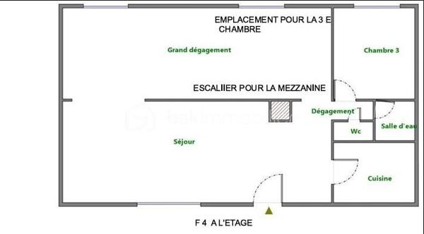 🏡  Idéal investisseur Parfait locatif ou grande famille.
Située à proximité immédiate de toutes commodités et des axes routiers  A1 / A3 / A104, et transports RER .
Cette maison familiale de 1972 offre un fort potentiel, aussi bien pour une résidence principale que pour un investissement locatif.
Édifiée sur un terrain de 382 m², elle développe 133 m² habitables plus une dépendance de 37 m².
🔹 Composition du bien :
À l’étage :
Un appartement de type F4 avec balcon
Au rez-de-chaussée :
Un appartement de type F3
Dépendance :
Un F2 indépendant, idéal pour location ou rendement locatif
🔹 Caractéristiques :
Double vitrage avec stores
2 cuisines équipées
2 WC séparés
3 salles d’eau
Chauffage au gaz (chaudière)
DPE : C
🔹 Extérieurs :
Terrasse de 18 m²
Jardin 
Abri de jardin fermé
Garage
3 places de stationnement extérieures
💡 Points forts :
✔️ Bien déjà divisé en plusieurs logements
✔️ Idéal pour investisseur ou grande famille
✔️ Bonne performance énergétique (DPE C)
✔️ Emplacement stratégique proche axes autoroutiers et toutes commodités
Opportunité rare – 3 logements indépendants – Rentabilité immédiate