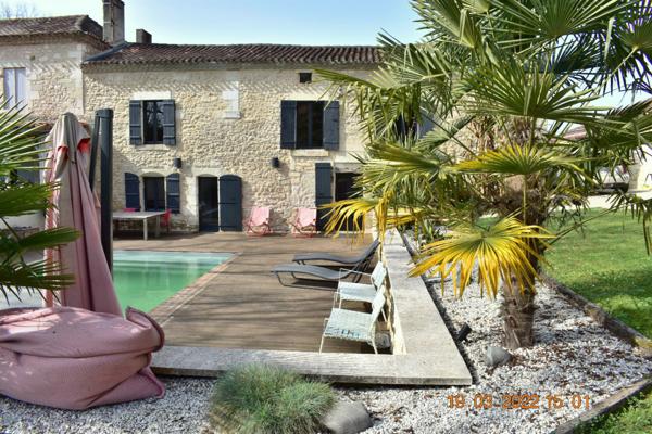 MAGNIFIQUE MAISON EN PIERRE ANCIENNE