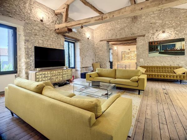 MAGNIFIQUE MAISON EN PIERRE ANCIENNE