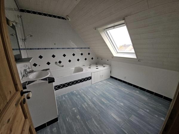 Crozon : Maison familiale récente proche de la plage