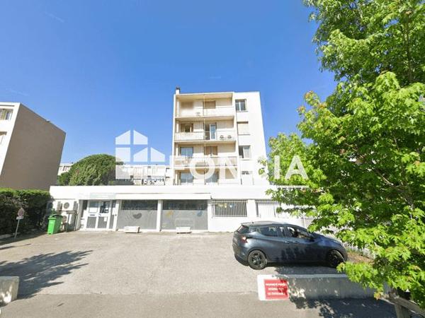 À vendre Local commercial 185.86 m² - Avignon 84000