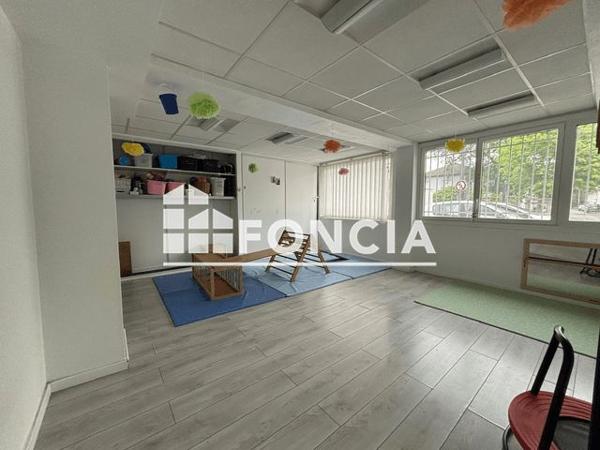 À vendre Local commercial 185.86 m² - Avignon 84000