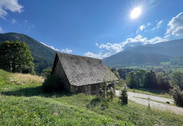Saint-Pierre-d'Entremont (38380) Belle grange à réhabiliter en habitation - Massif de la Chartreuse - 38380