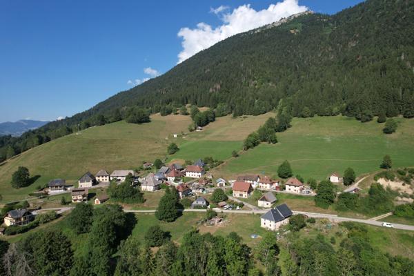 Saint-Pierre-d'Entremont (38380) Belle grange à réhabiliter en habitation - Massif de la Chartreuse - 38380