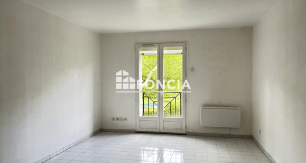 Location Studio 31.5 m² - ÉTréchy 91580