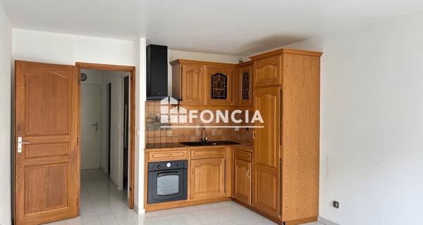 Location Studio 31.5 m² - ÉTréchy 91580