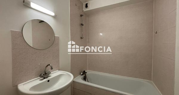 Location Studio 31.5 m² - ÉTréchy 91580