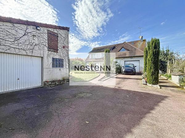 À vendre - sur la commune de Leuville sur Orge - Maison familiale à 5 minutes à pied des écoles du centre et des commerces et 15 minutes en bus de la gare RER C de Brétigny sur Orge
