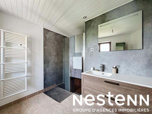 A vendre : Maison spacieuse - 5 chambres - piscine - grand jardin - au calme proche de CRECHES SUR SAONE