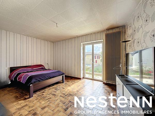 A vendre : Maison spacieuse - 5 chambres - piscine - grand jardin - au calme proche de CRECHES SUR SAONE