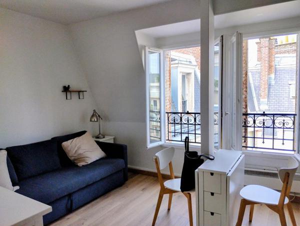 Adorable studio aux Invalides, avec vue sur la tour Eiffel