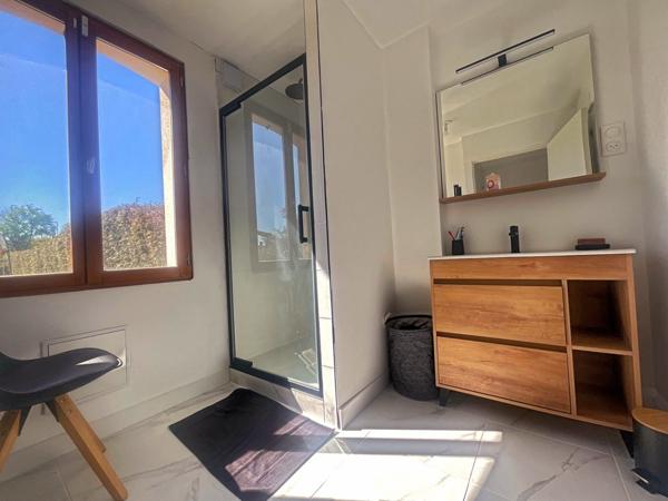 Maison familiale lumineuse sans travaux – 4/5 chambres – Terrain 807 m² – Secteur recherché