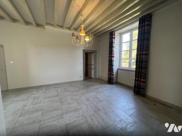 BAGNOLES DE L'ORNE NORMANDIE, ancien presbytère rénové sur parc arboré 