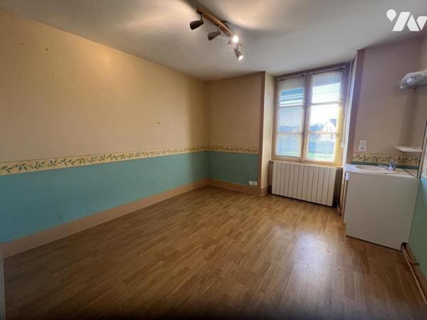 BAGNOLES DE L'ORNE NORMANDIE, ancien presbytère rénové sur parc arboré 