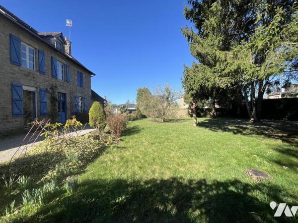 BAGNOLES DE L'ORNE NORMANDIE, ancien presbytère rénové sur parc arboré 