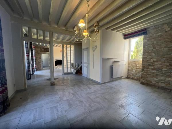 BAGNOLES DE L'ORNE NORMANDIE, ancien presbytère rénové sur parc arboré 