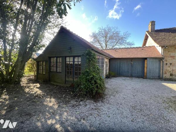 BAGNOLES DE L'ORNE NORMANDIE, ancien presbytère rénové sur parc arboré 