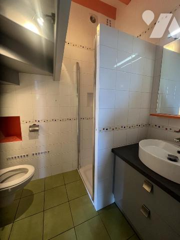 BAGNOLES DE L'ORNE NORMANDIE, ancien presbytère rénové sur parc arboré 