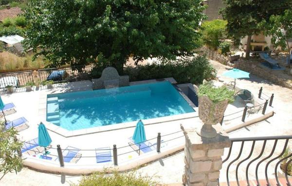 Maison - Magnifique demeure atypique dans grande propriété