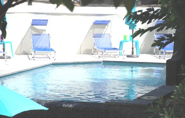 Maison - Magnifique demeure atypique dans grande propriété