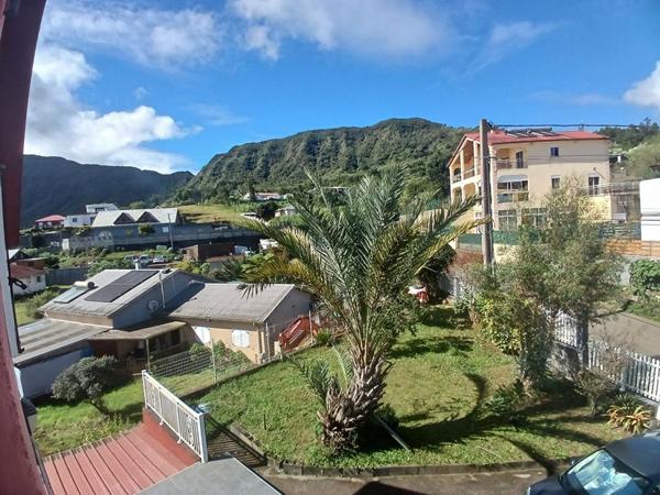 Ensemble immobilier de 269 m² sur 800 m² de terrain à Dos d'Âne 97429;